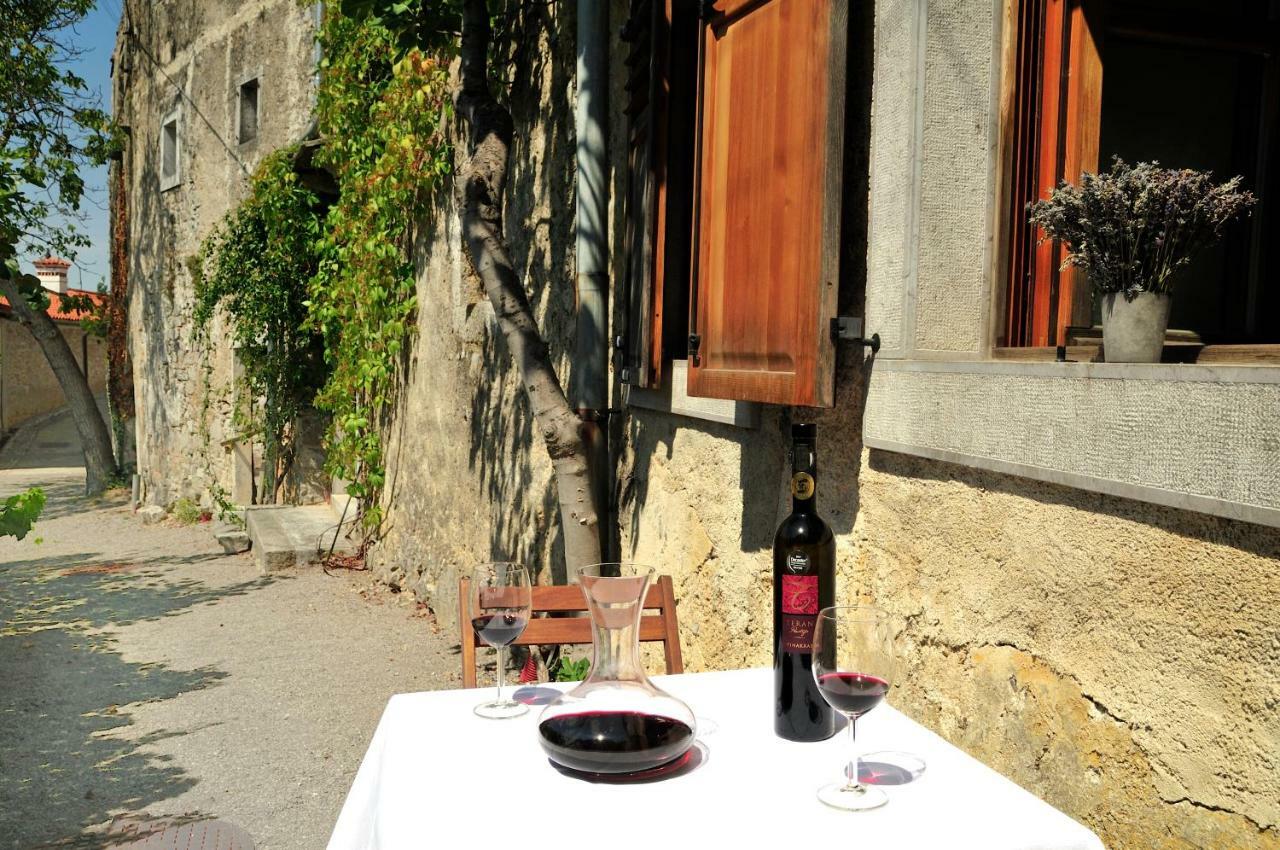 Blackbird House Stanjel Historic Center Bagian luar foto